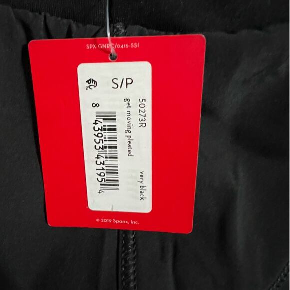 SPANX: THE GET MOVING PLEATED SKORT, 14" - VERY BLACK - Picture 12 of 15